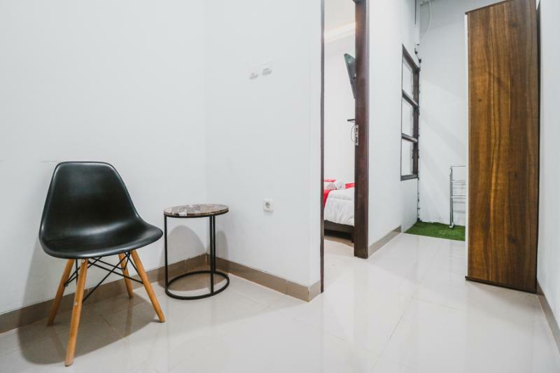 Reddoorz @ Limo Depok Hotel Buitenkant foto