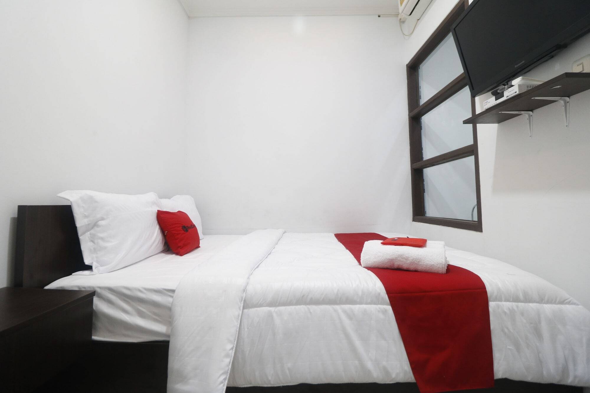 Reddoorz @ Limo Depok Hotel Buitenkant foto